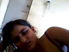 Chica con el coño peludo le gusta el sexo anal