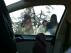 La encantadora sirvienta a menudo se folla a su jefe