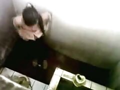 La boca de Jennifer Dark se llena