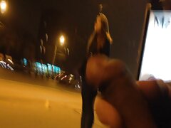 Una morena es azotada y llena de polla