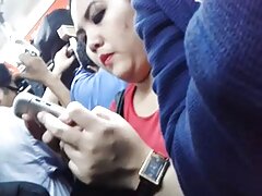 Pequeña rubia le gustan las pollas enormes