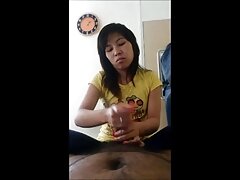 Abella Danger divirtiéndose con dos hermanas gordas