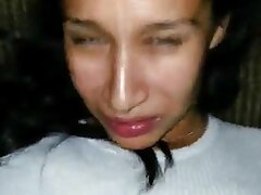Britney Amber es analizada después de dar mamada