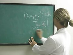 Rubia super sexy se folla a su jefe