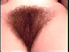 La sexy pechugona Marsha May es follada en la mesa de billar