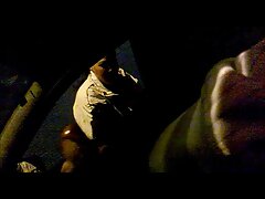 Kiarra Kai es seducida y follada por masajista madura
