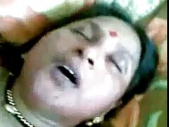 Fumar mujer caliente se folla a chicos ricos