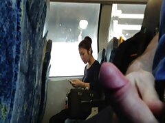 MILF Maxim Law recibe una gran polla y se traga semen