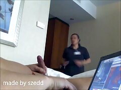Belleza rara hace alarde de sus mamas impresionantes