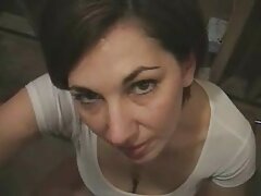 Nena tetona follada en una camioneta