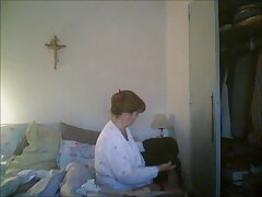 Nena cachonda Serena Skye complaciendo a su amante en la sala de estar