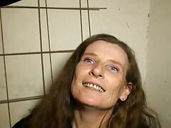 Nena culona A.j. Applegate se folla a sí misma con un consolador de vidrio