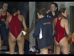 Morena sexy está teniendo un trío ardiente