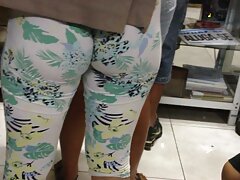 Dama rubia es follada por detrás